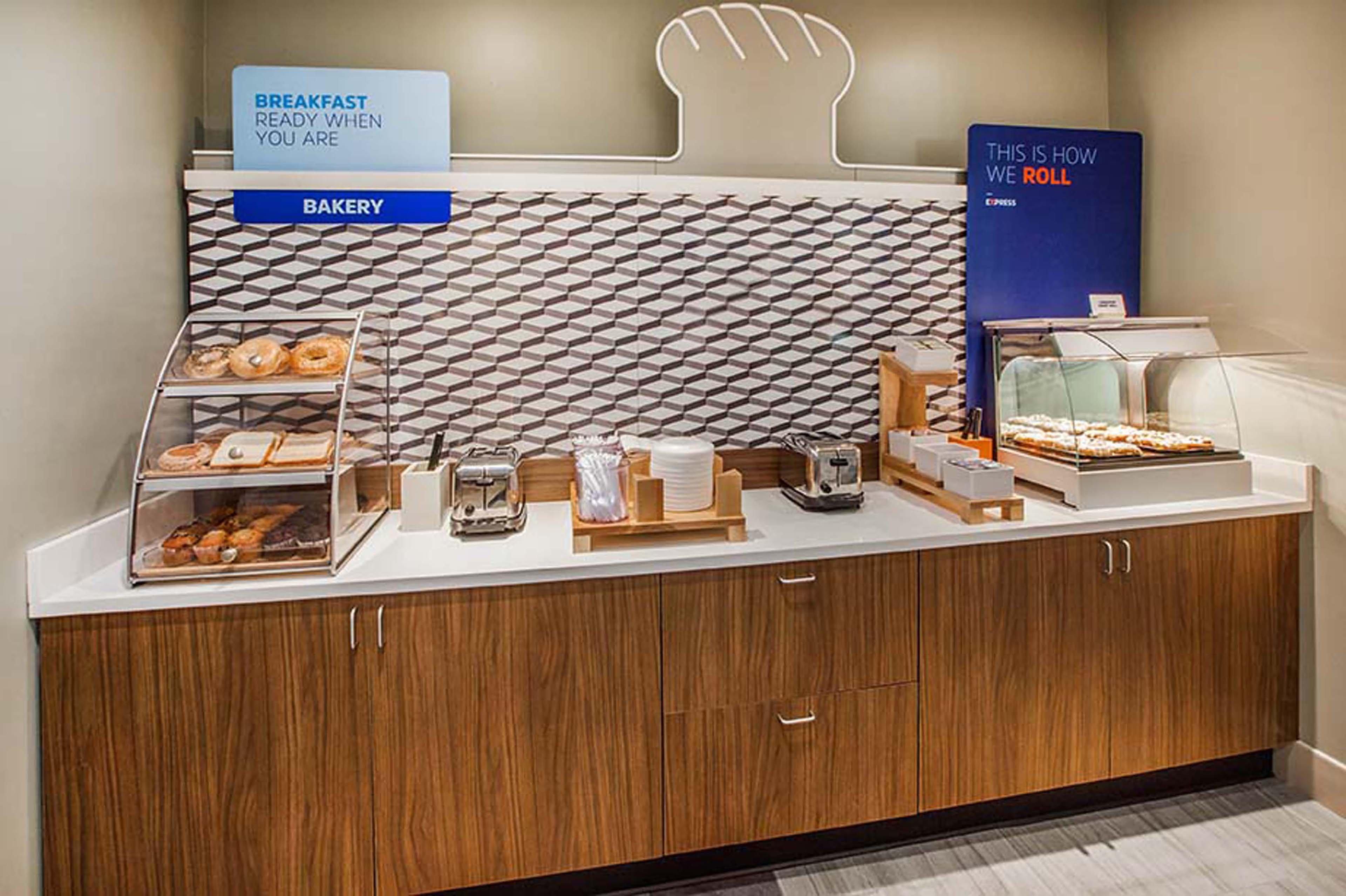 Holiday Inn Express Hotel & Suites Greenville-I-85 & Woodruff Road By Ihg Eksteriør billede